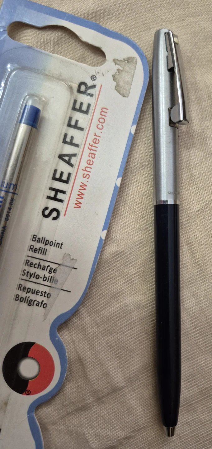 vintage Ballpoint Pen and 2 new  Refill one in pen - photo 5