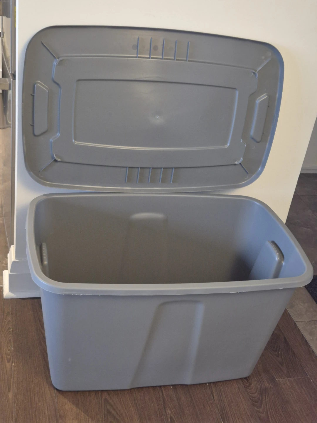 121L Plastic Storage Container with Lid - photo 2