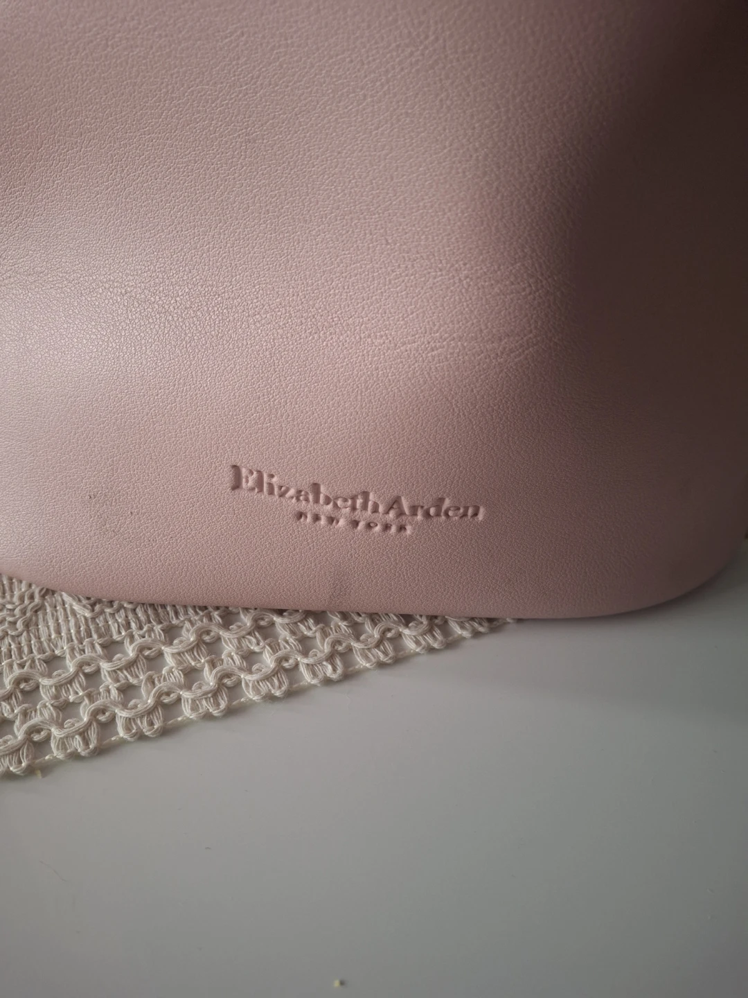 Elizabeth Arden Pale Pink Bucket Bag 🏈 - photo 2