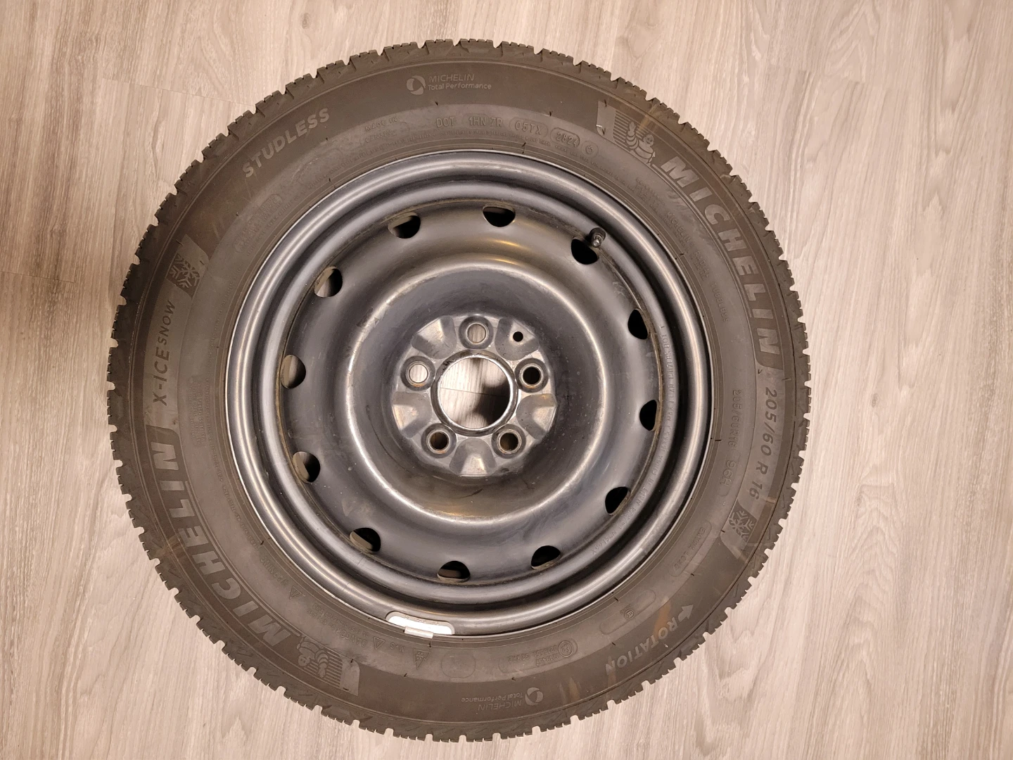 Set of 4 Michelin X-Ice Snow Winter Tires