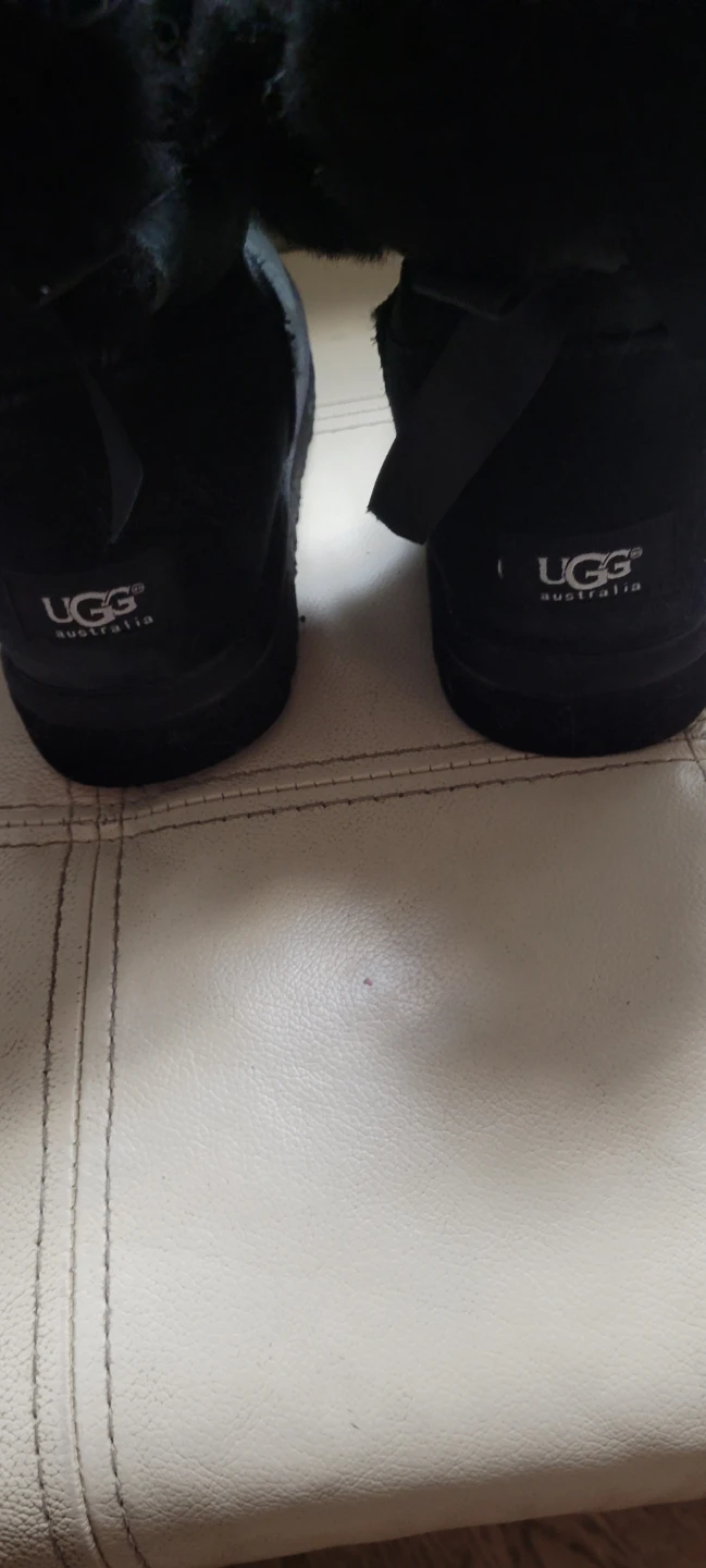 UGG Black bailey bow Boots sz 6 - photo 5