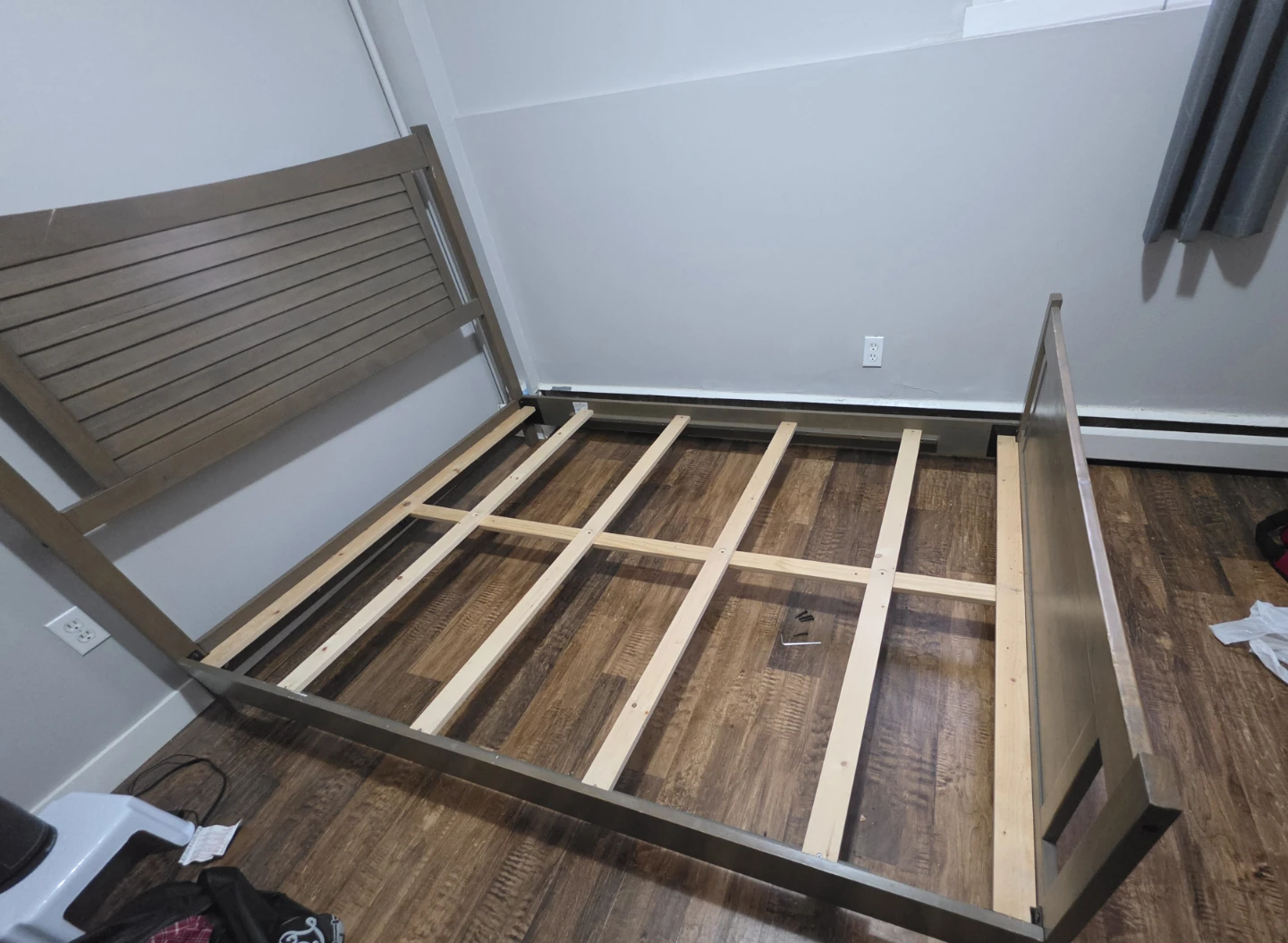 Wooden Queen Size Bed Frame - photo 2
