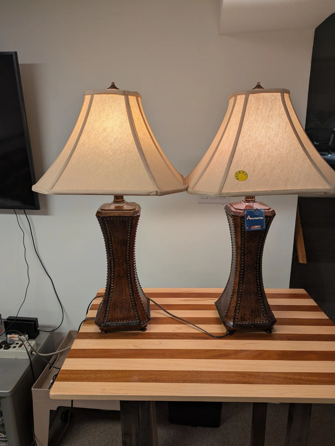 Pair of Ashley Furniture Table Lamps - photo 3