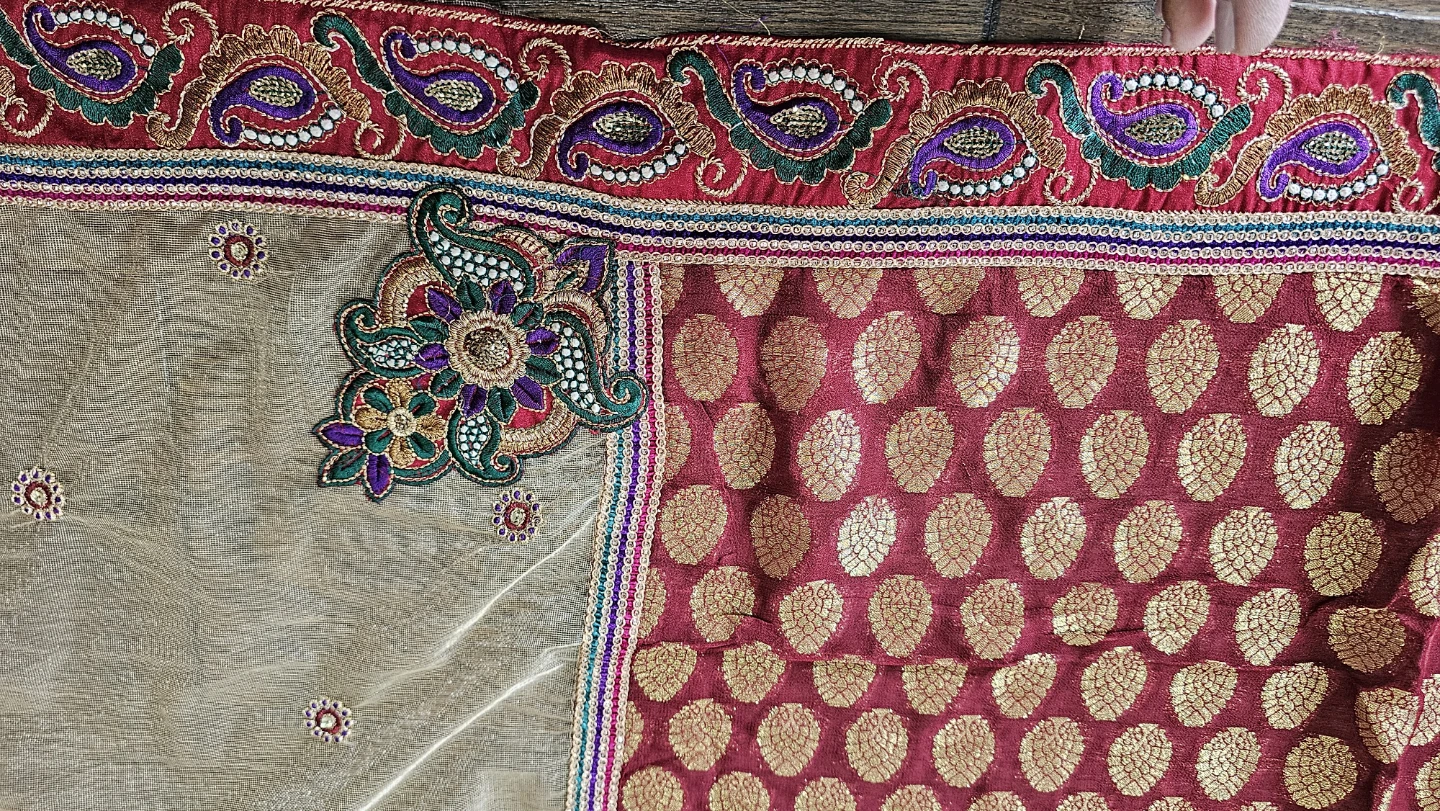 Beautiful two tone maroon and cream saree with half net. - photo 3