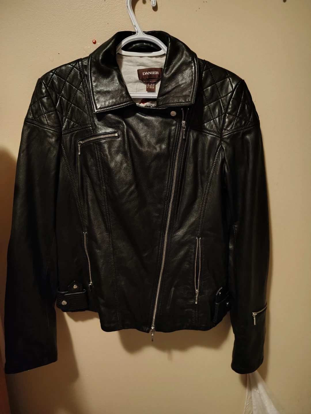 Danier Black Leather Jacket - photo 3
