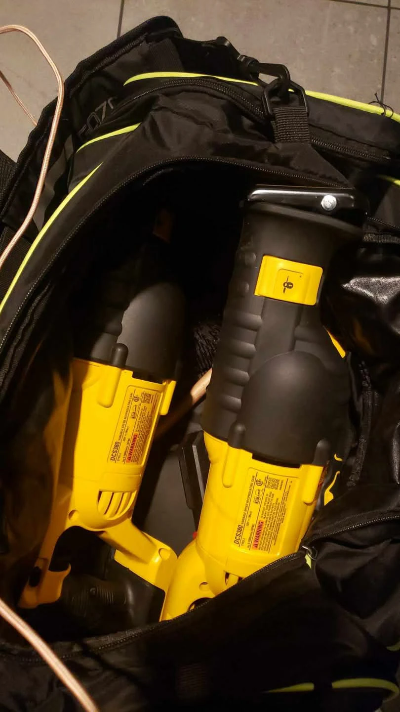 Dewalt cordless power tools. - photo 3