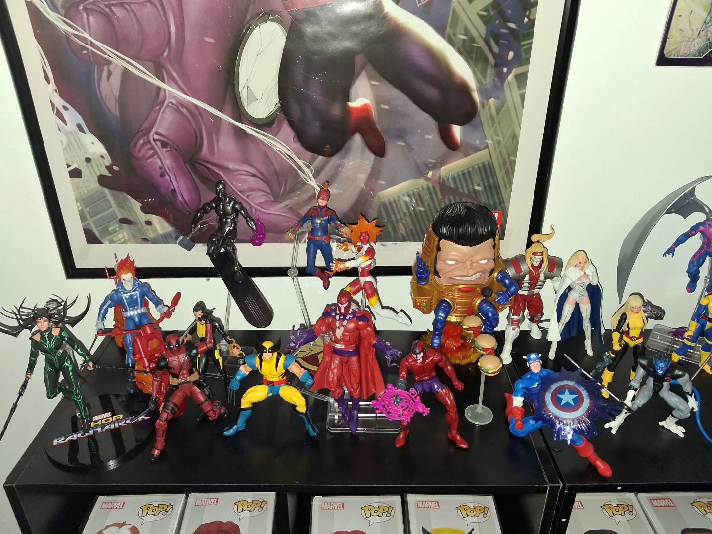 Marvel Legends w Box All Fully Complete  Marvel Funko Pops