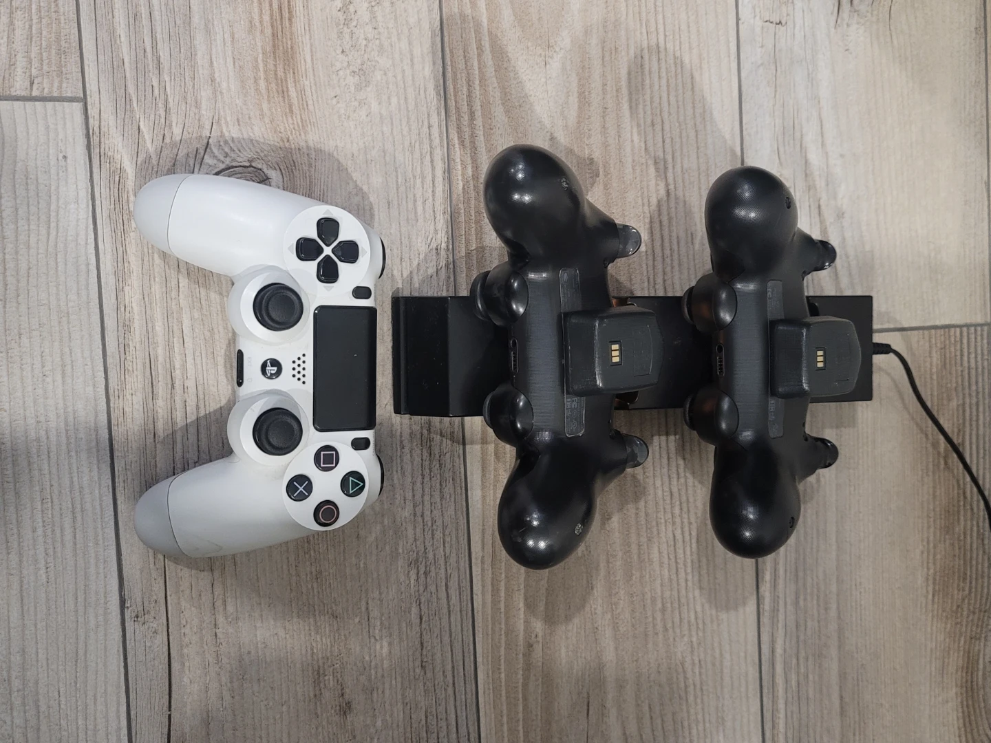 Sony PS4 Console Bundle – Controllers, Charger Dock & Games - photo 3