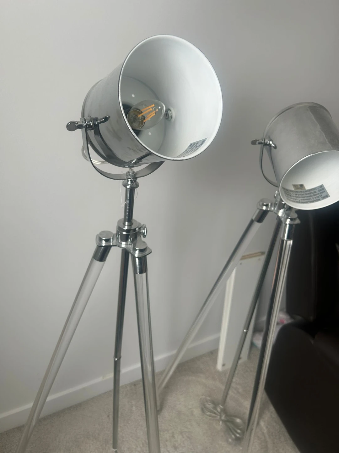 Pair of Adjustable Tripod Floor Lamps - photo 4