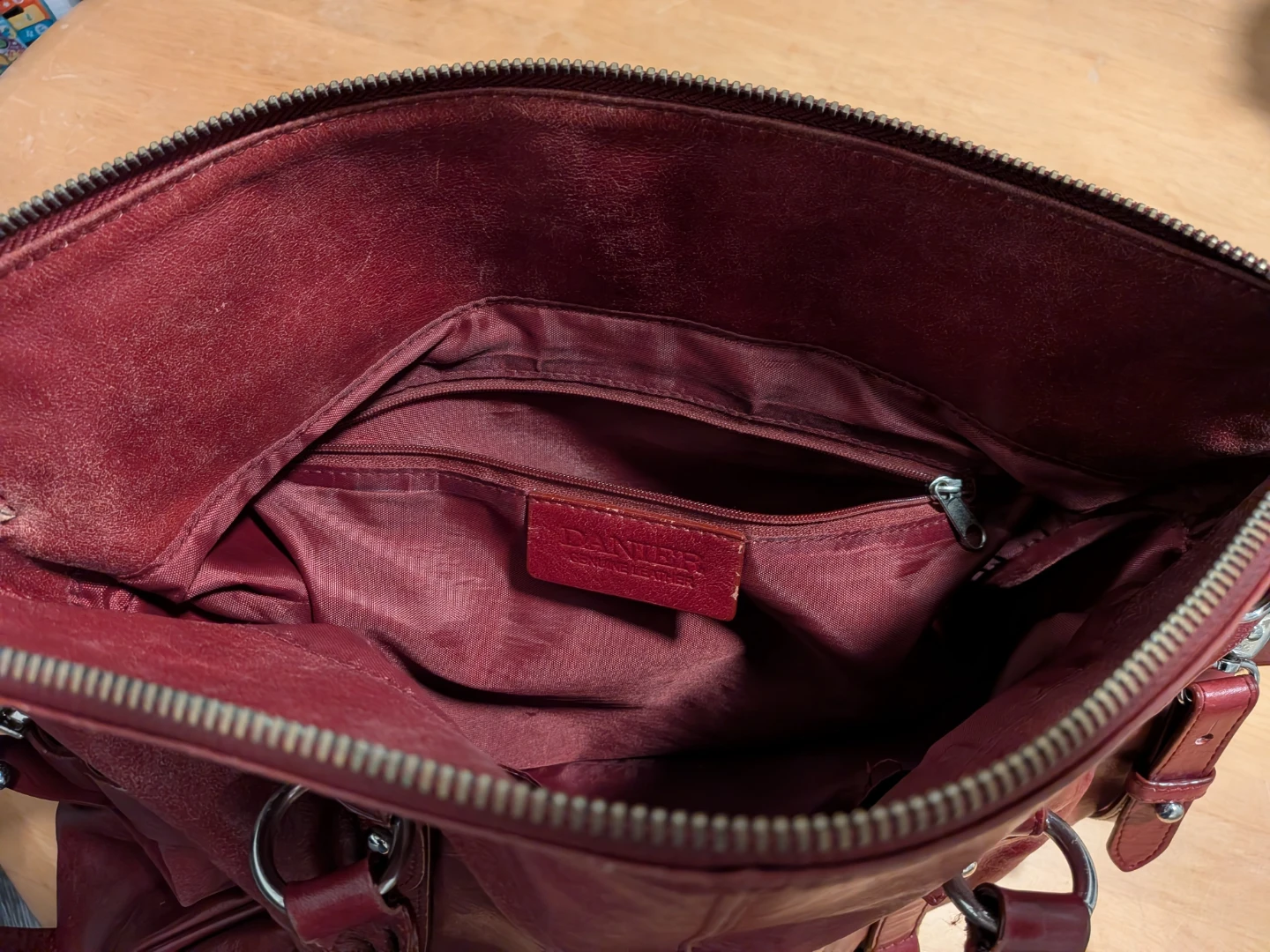 Danier Burgundy Leather Handbag - photo 4