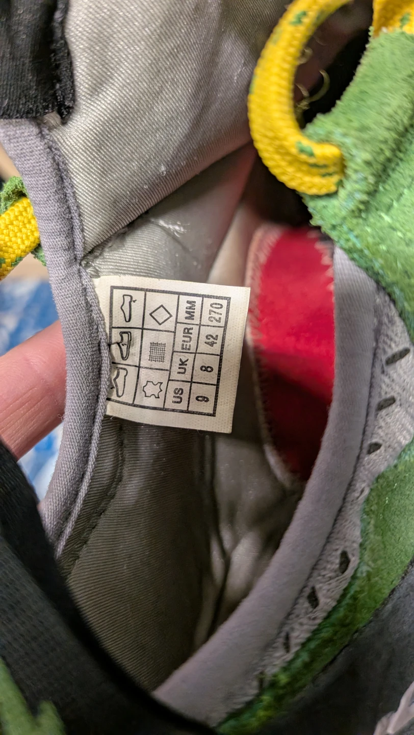 Evolv Climbing Shoes Size 9 - photo 3
