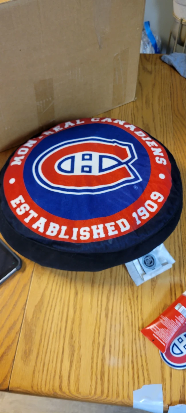 Montreal Canadiens Round Throw Pillow - photo 2