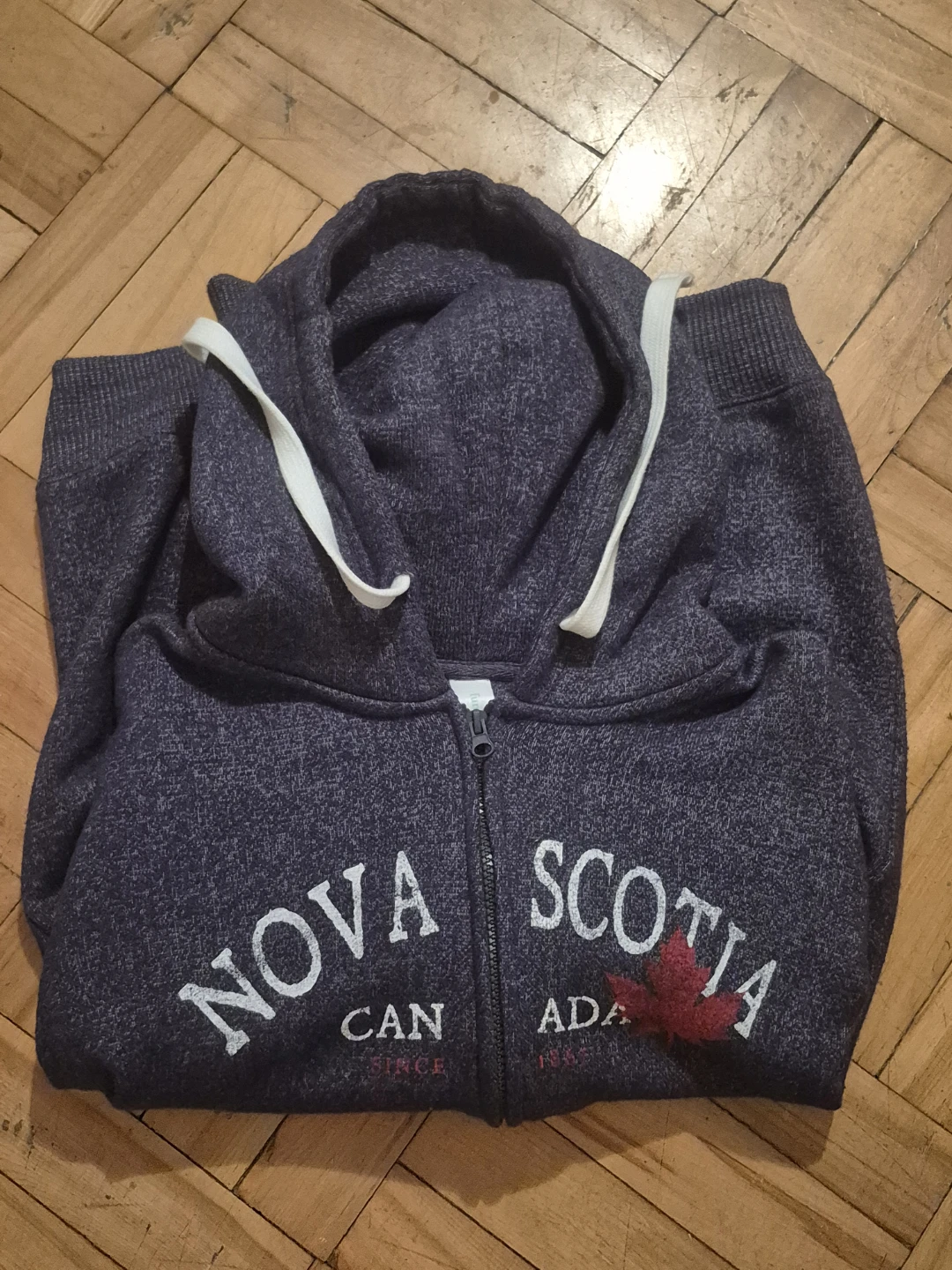 BN)Fundy Resort M/M Nova Scotia Zip-Up Hoodie