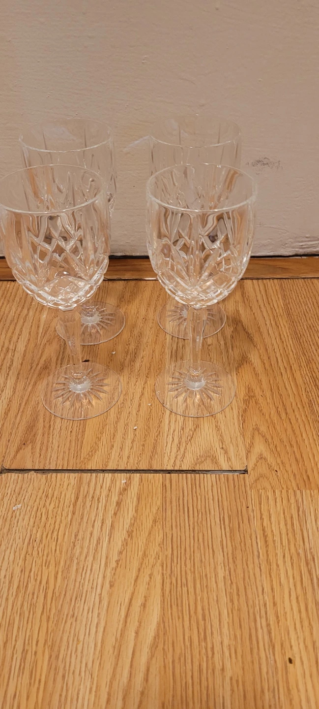 Set of 4 Crystal Wine Glasses