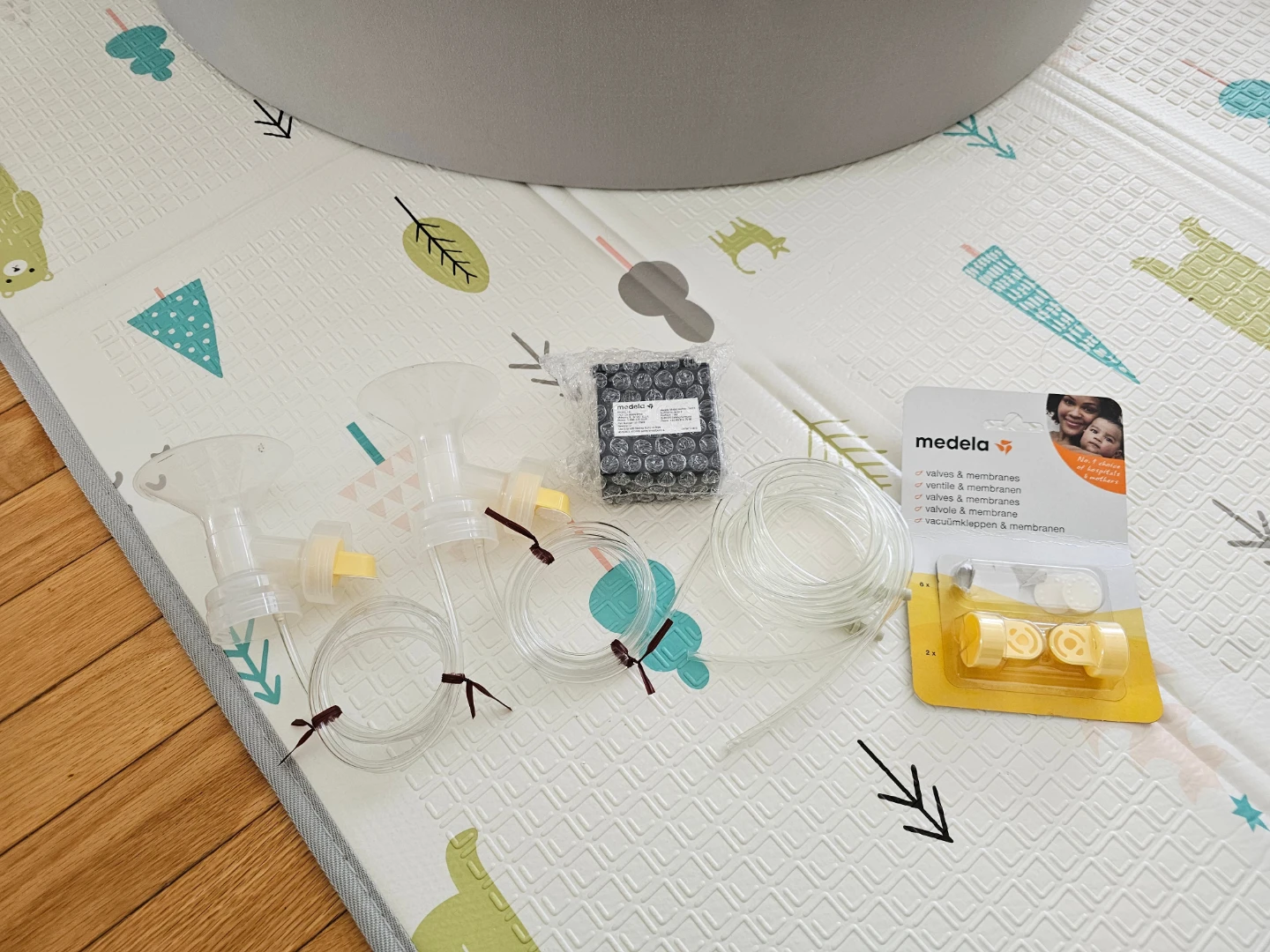 Medela Pump In Style Advanced Breast Pump - photo 2