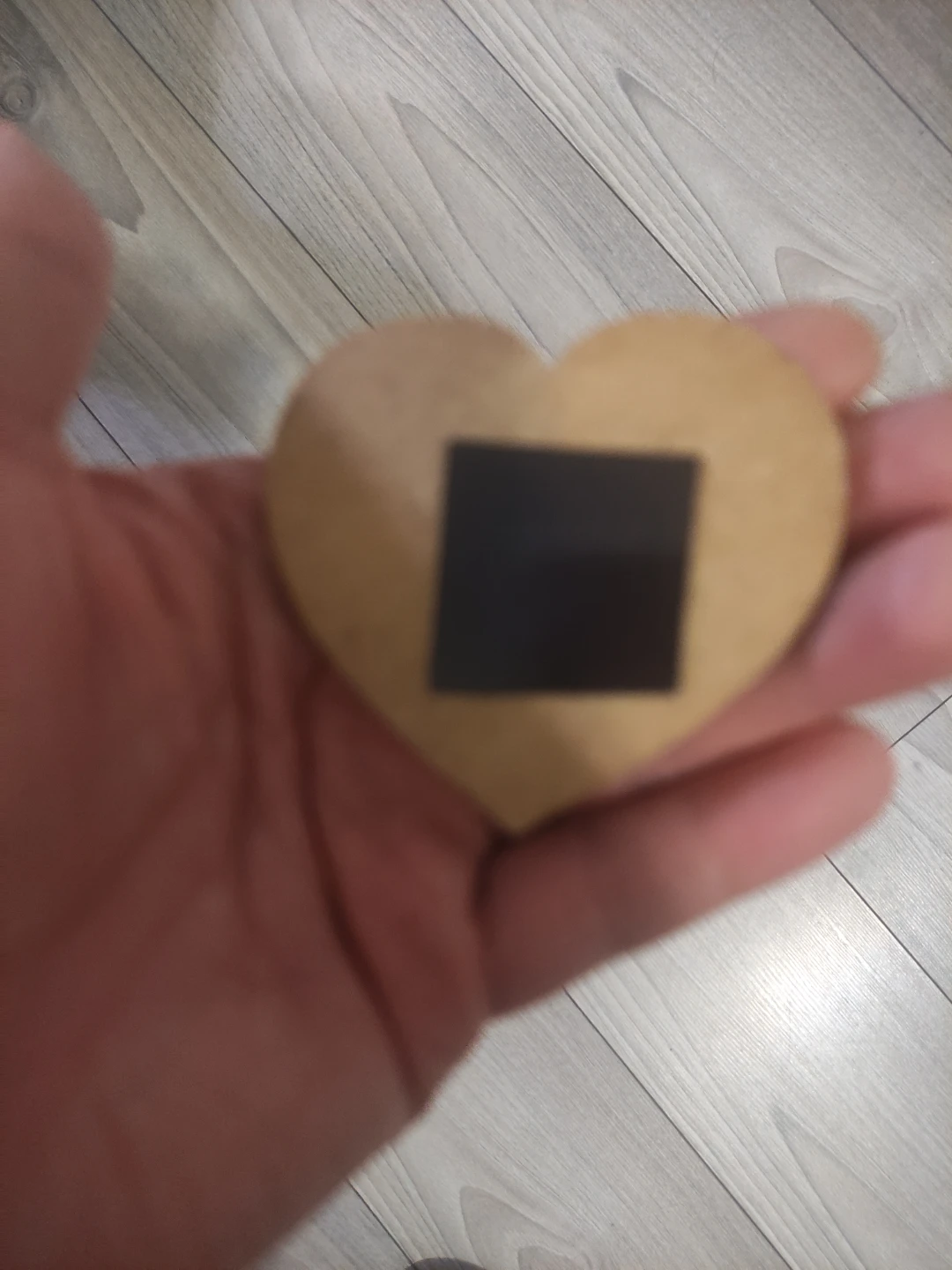 Heart-shaped fridge magnet 🏈 - photo 2