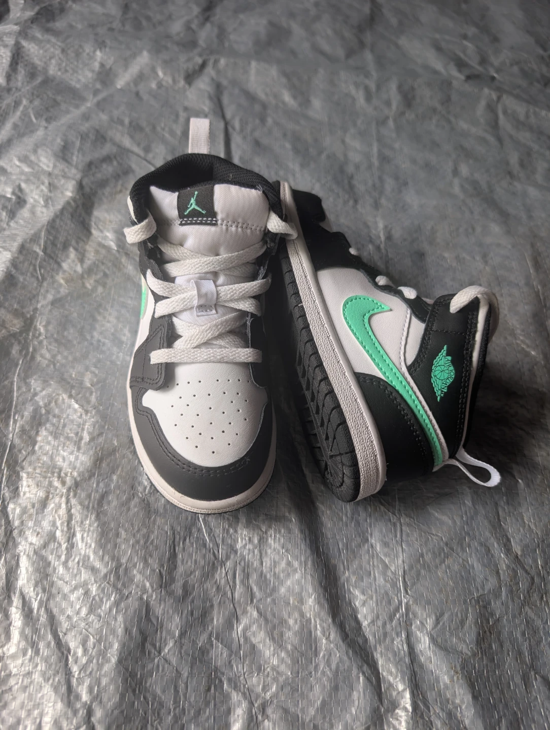 Jordan 1 Mid Toddler Shoes Size 10C - photo 3