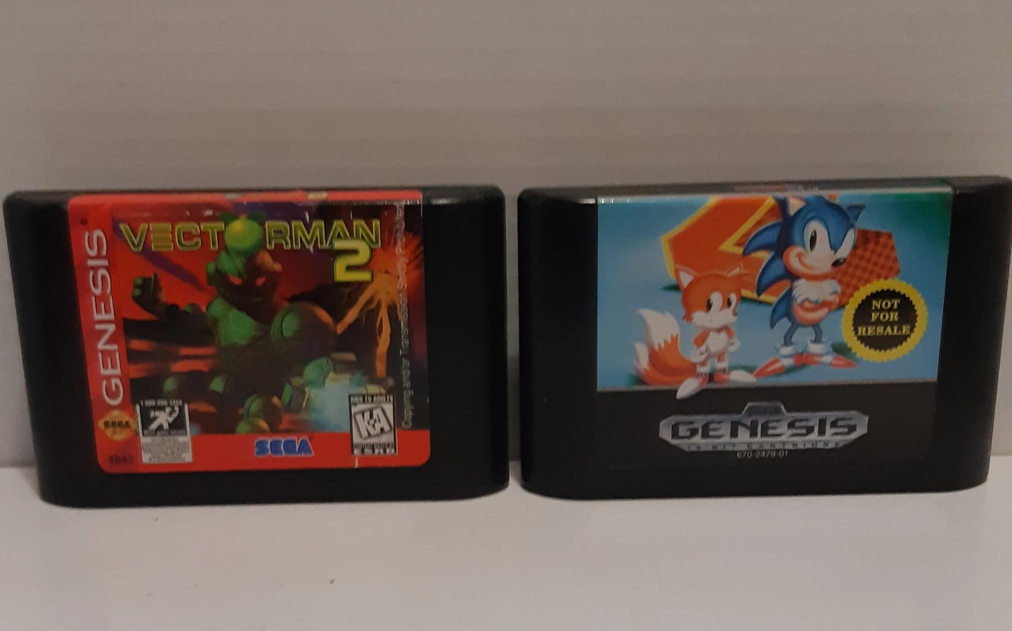 Sega Genesis Vectorman 2 and Sonic the Hedgehog 2 Cartridges