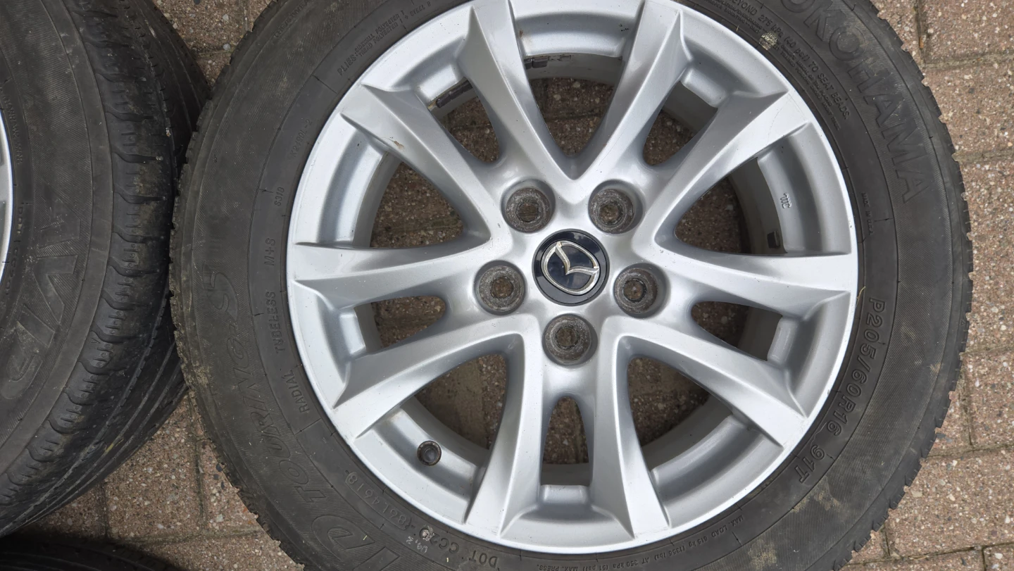 Mazda 16 Alloy Wheels 205 60R16 - photo 4