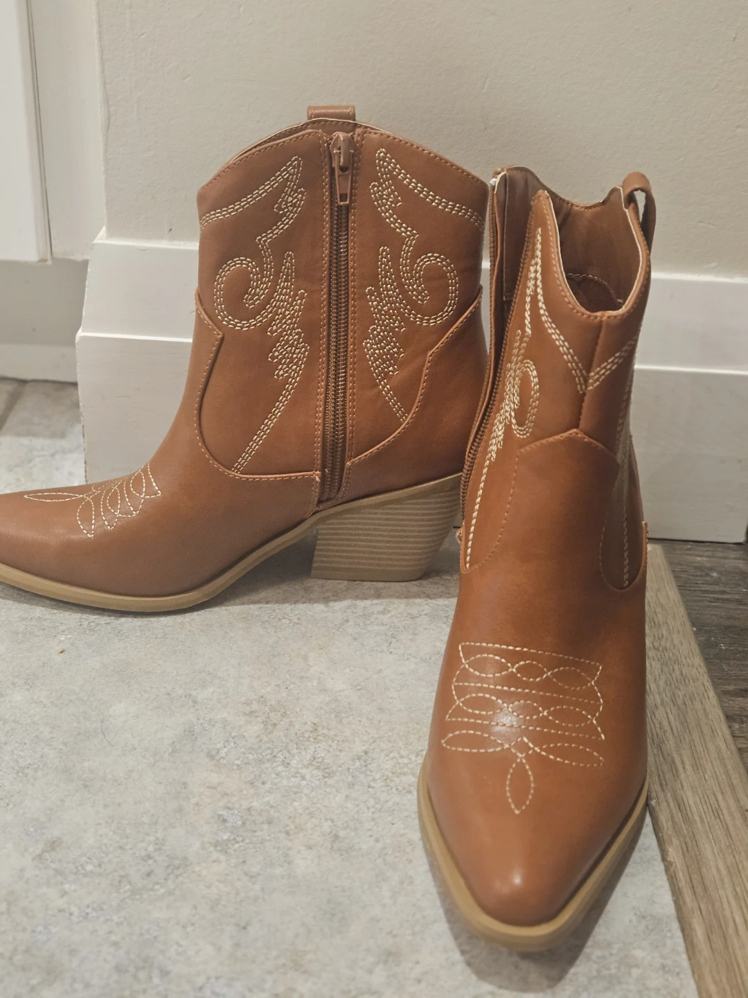 Cow Girl Tan Western Style Ankle Boots