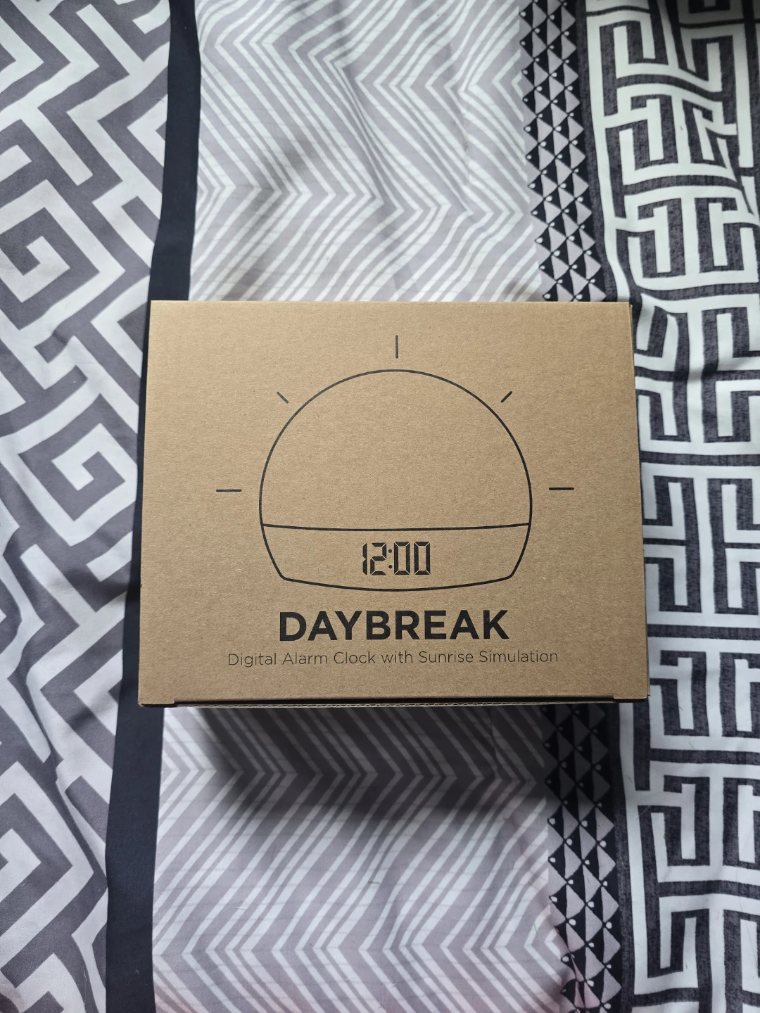 Daybreak Digital Alarm Clock with Sunrise Simulation - photo 2