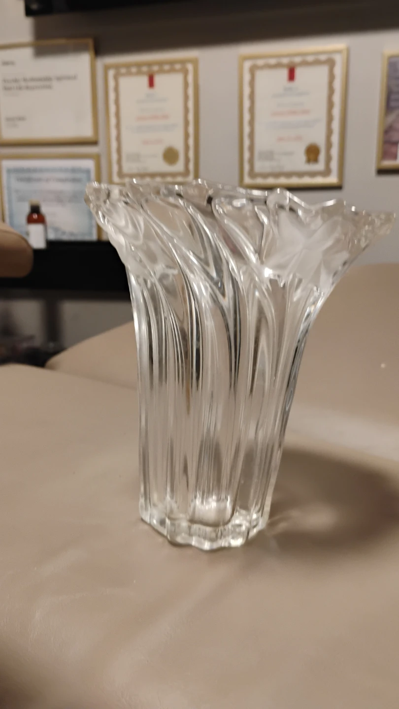 Clear Glass Floral Vase - photo 2