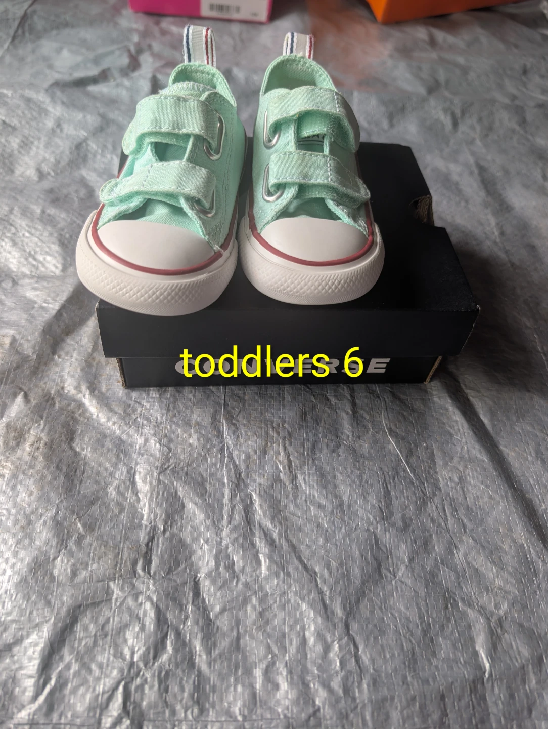 Converse Toddler Sneakers Size 6