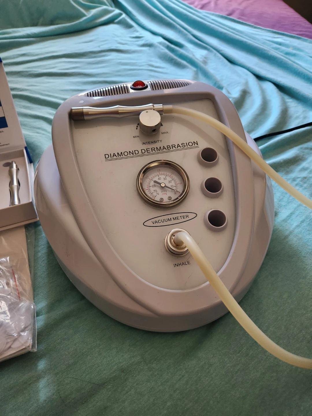 MICRODERMABRASION MACHINE - photo 3