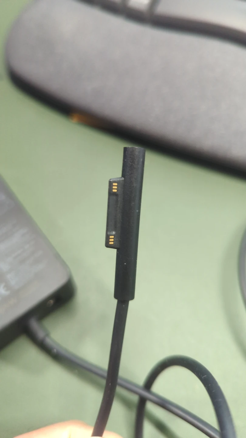 Microsoft Surface 65w Power Adapter Model 2062 - photo 4