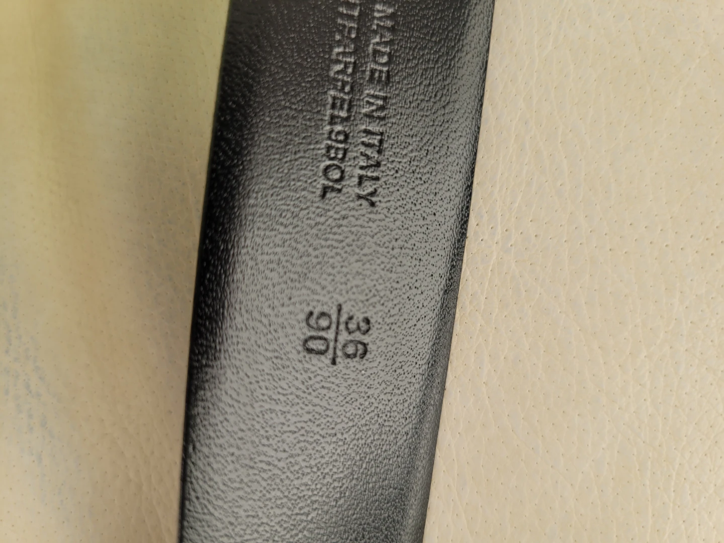 Authentic Burberry Black Leather Belt - photo 3