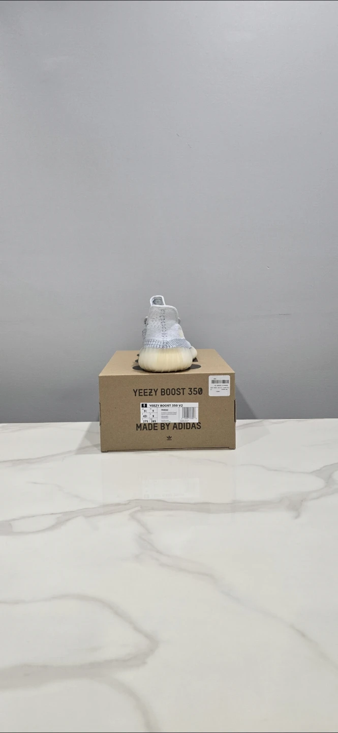 Adidas Yeezy 350 V2 Cloud White Non-Reflective size 9.5 - photo 2