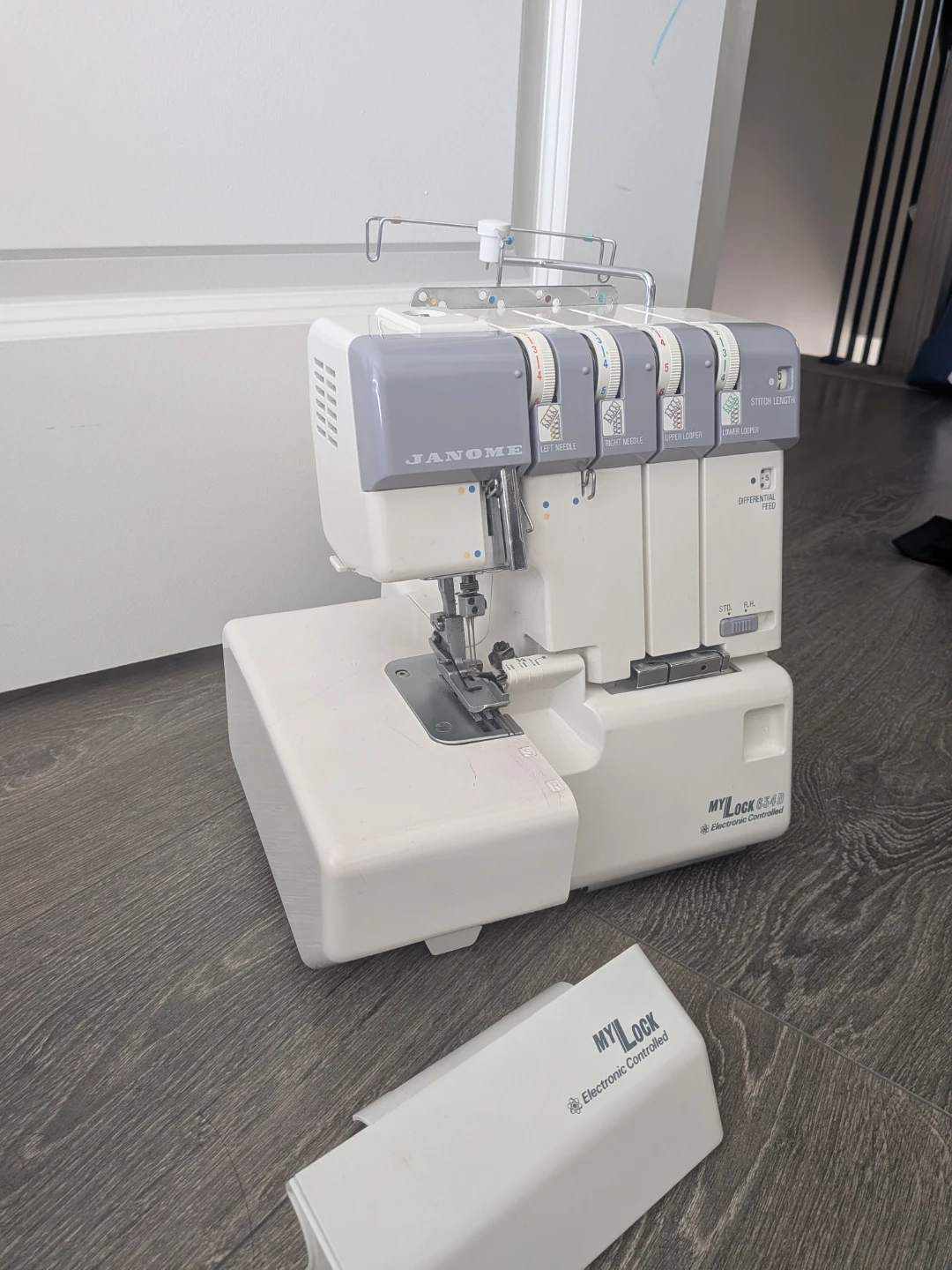 Janome MyLock 634D Serger - photo 4