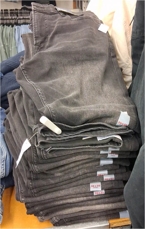 Old Navy Men's Straight Fit Jeans