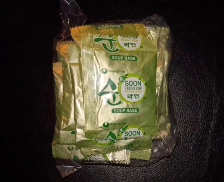 Nongshim Soon Veggie Cup Noodle Soup Base Packets - photo 2