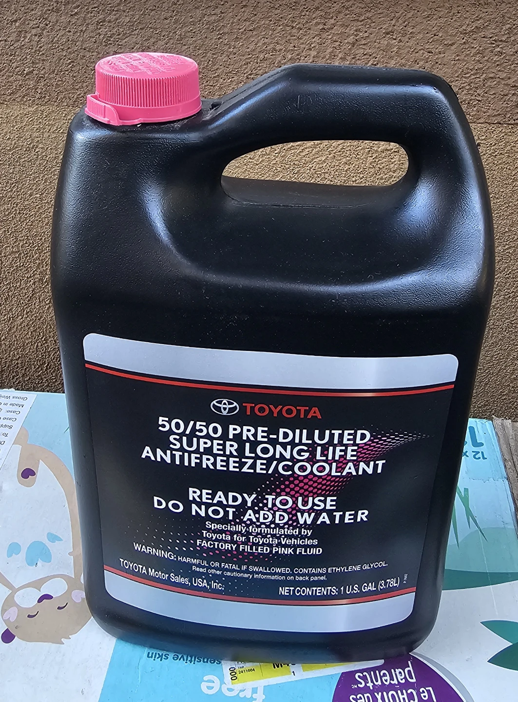 Toyota 50/50 Pre-Diluted Antifreeze/Coolant 1 Gallon