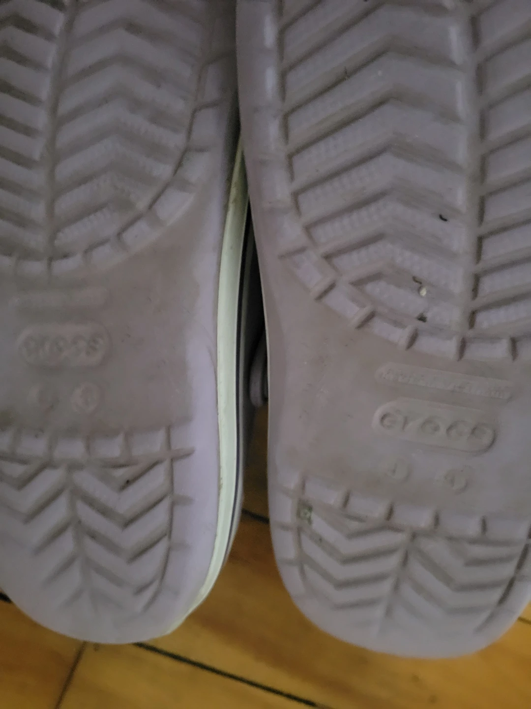 Light Purple Crocs Clogs J3 - photo 2