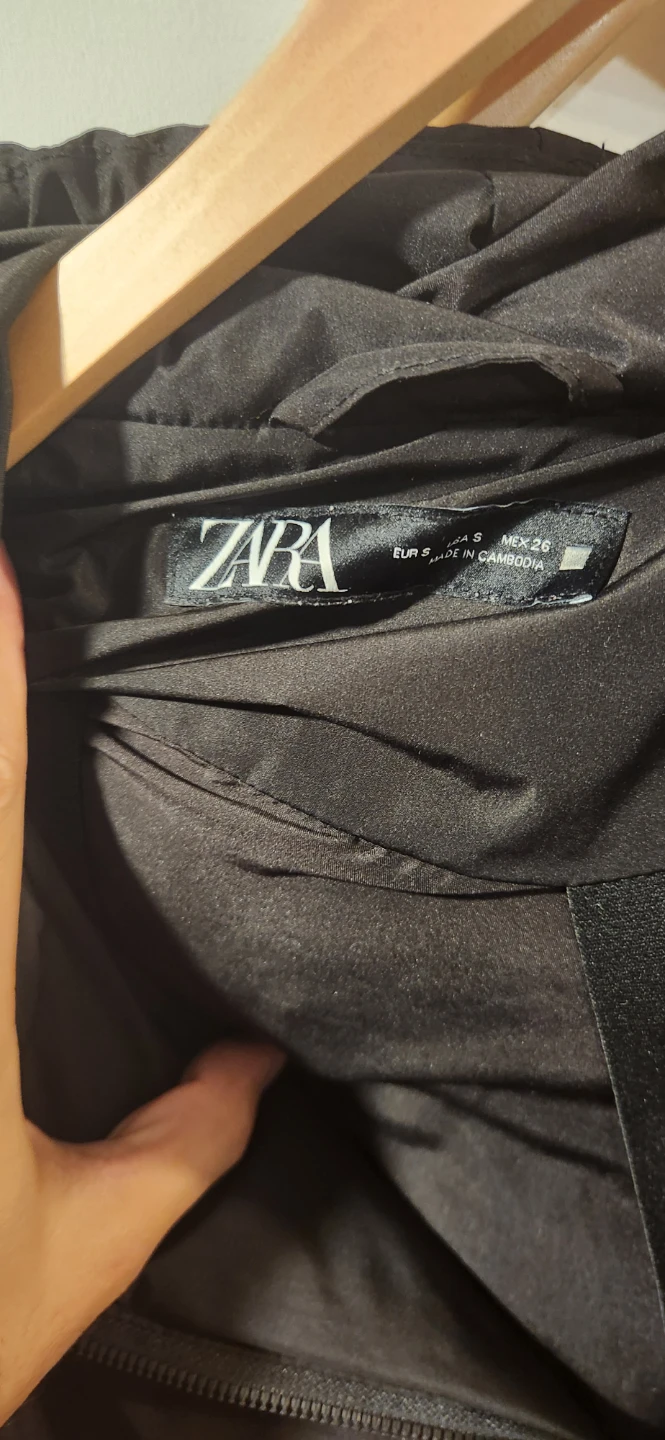 Women's Zara Black Puffer Jacket - photo 2