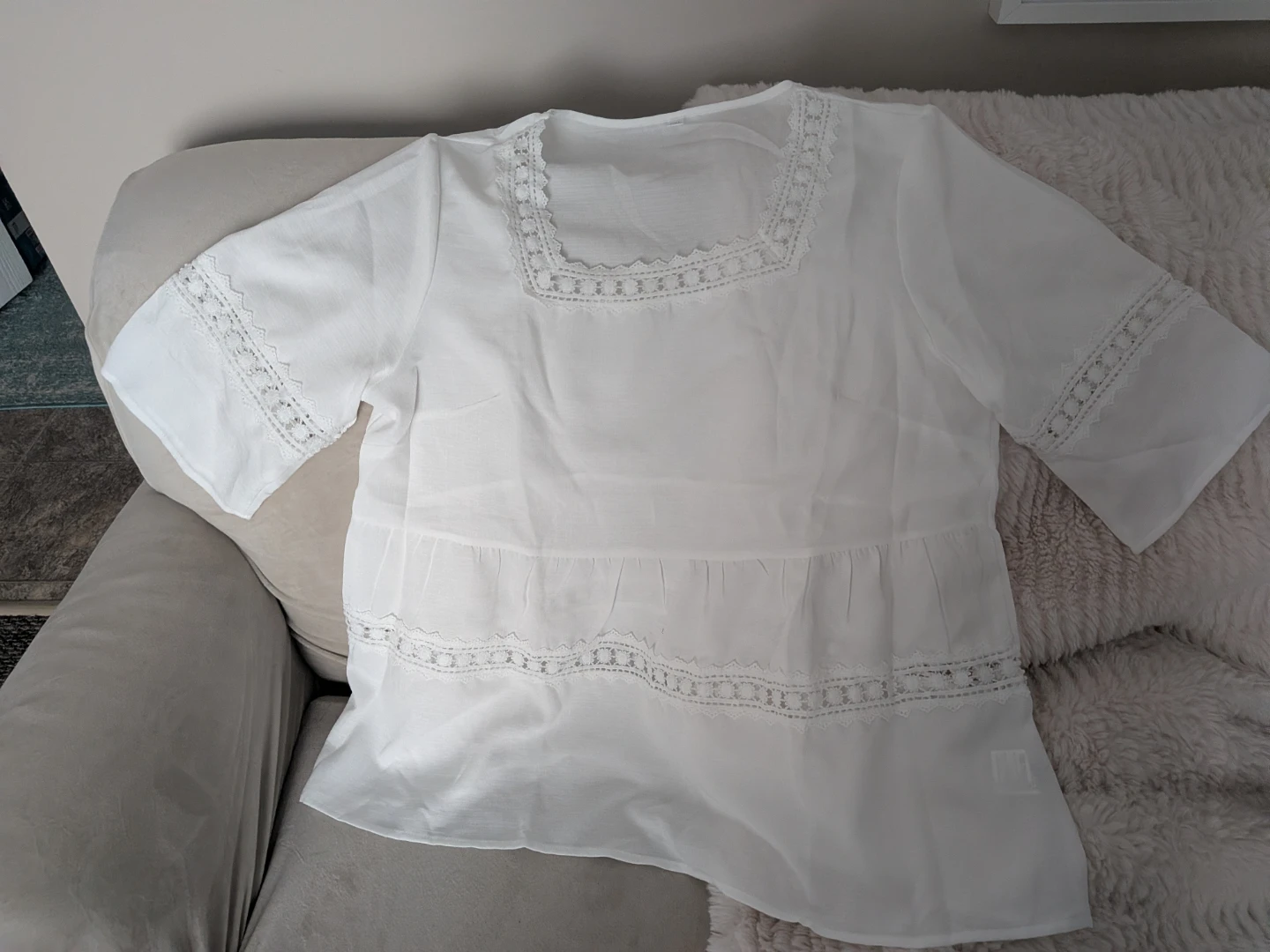 Ladies white brand new blouse- trendy