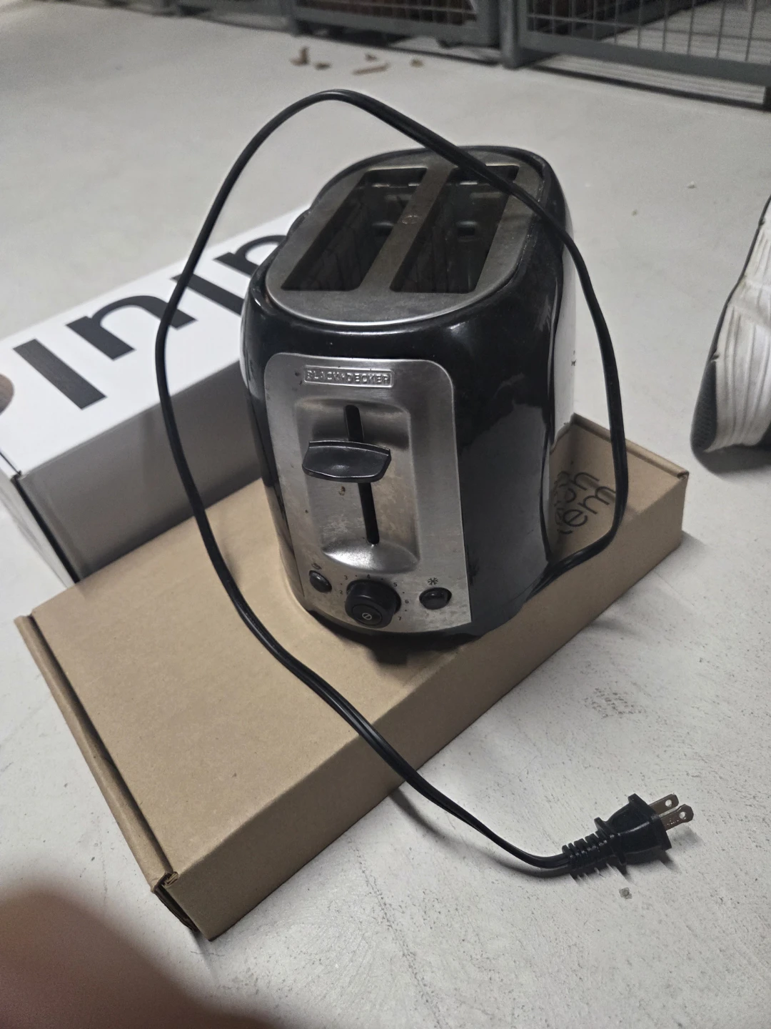 Black & Decker 2-Slice Toaster - photo 3