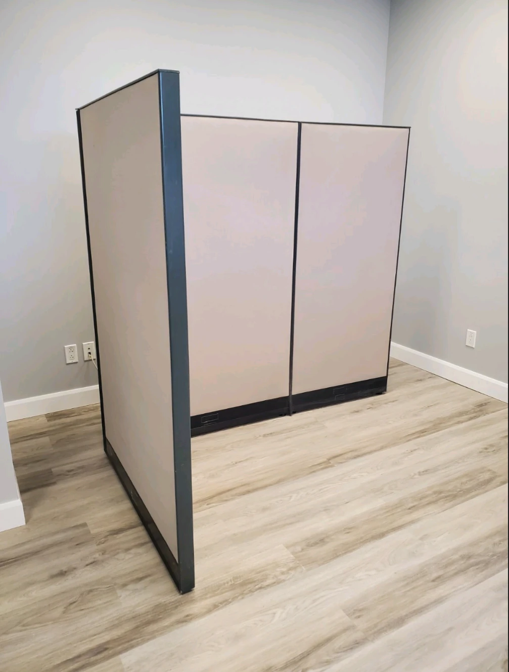 Office Partition Privacy Screen