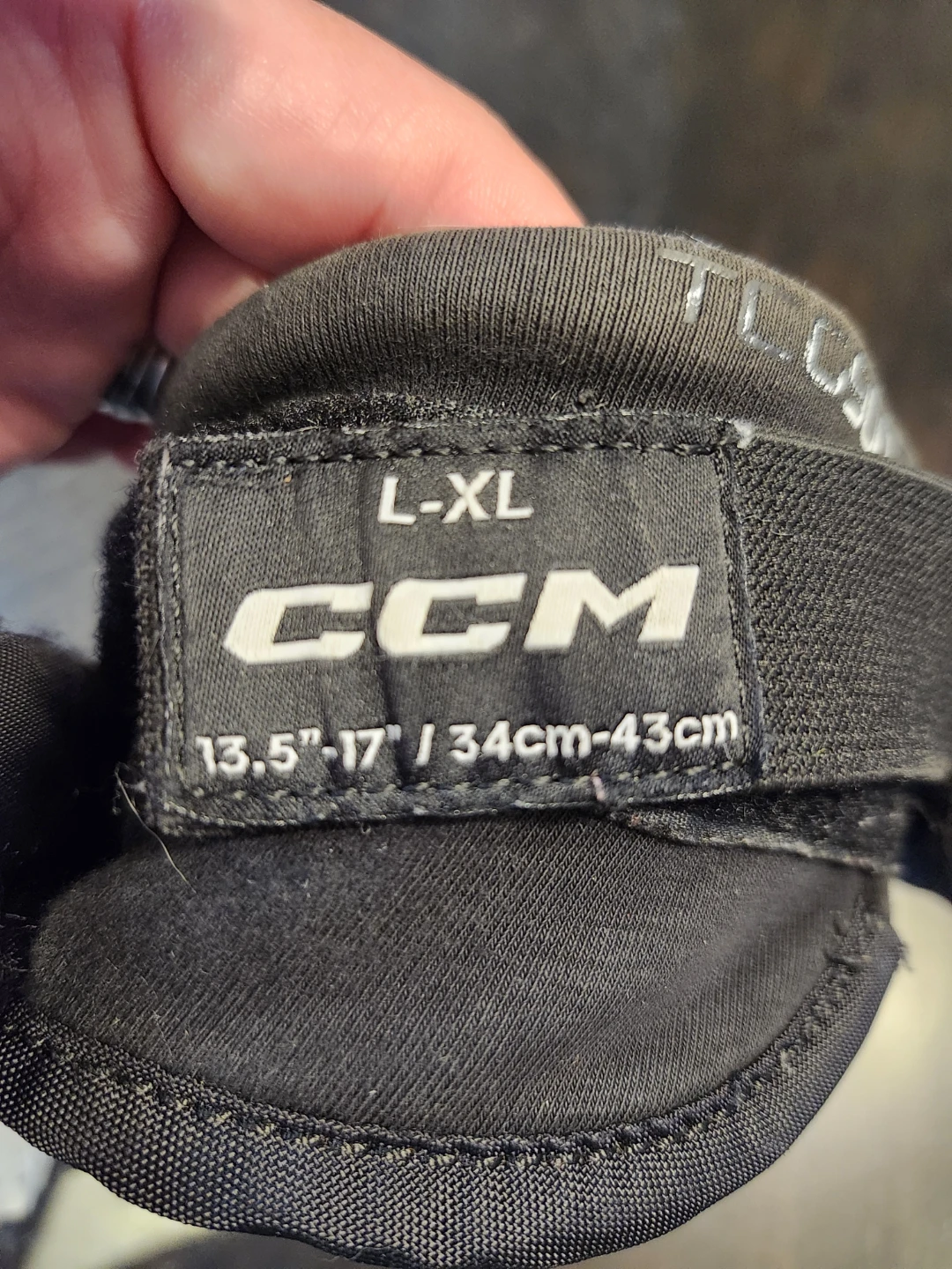 CCM Goalie Throat Protector - photo 2