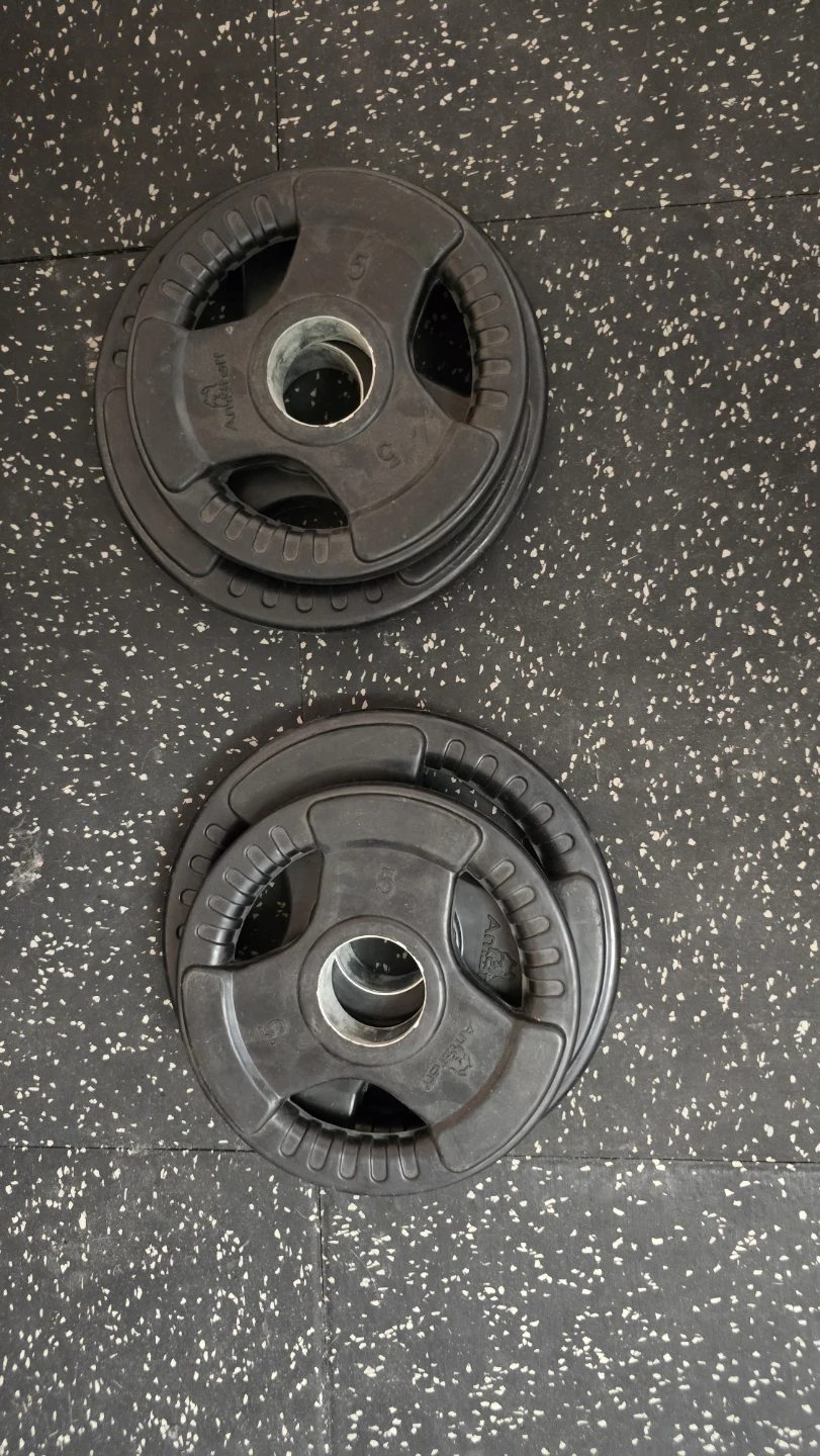 Squat Rack + Barbell 83 Inches + 250lb weights - photo 3
