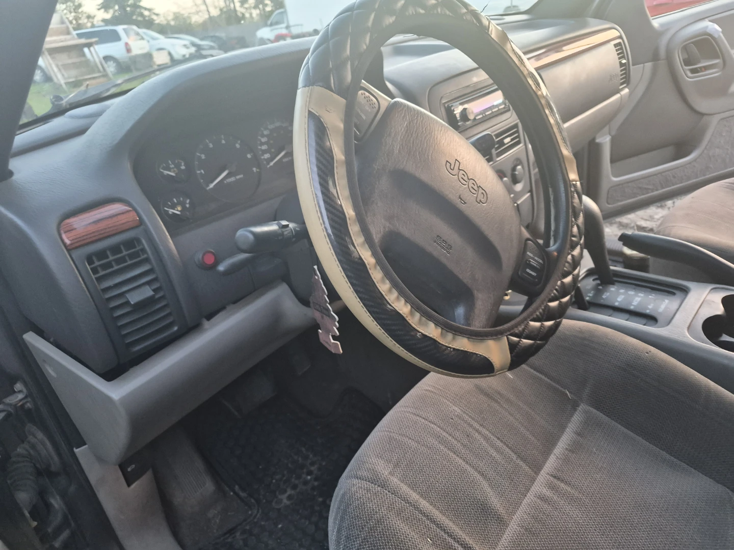 Jeep Grand Cherokee - photo 5
