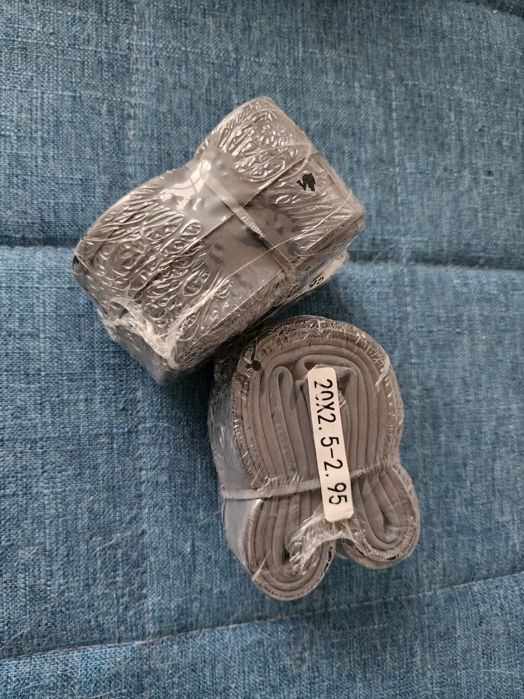 2x Bicycle Inner Tubes 20x2.5-2.95 - photo 2