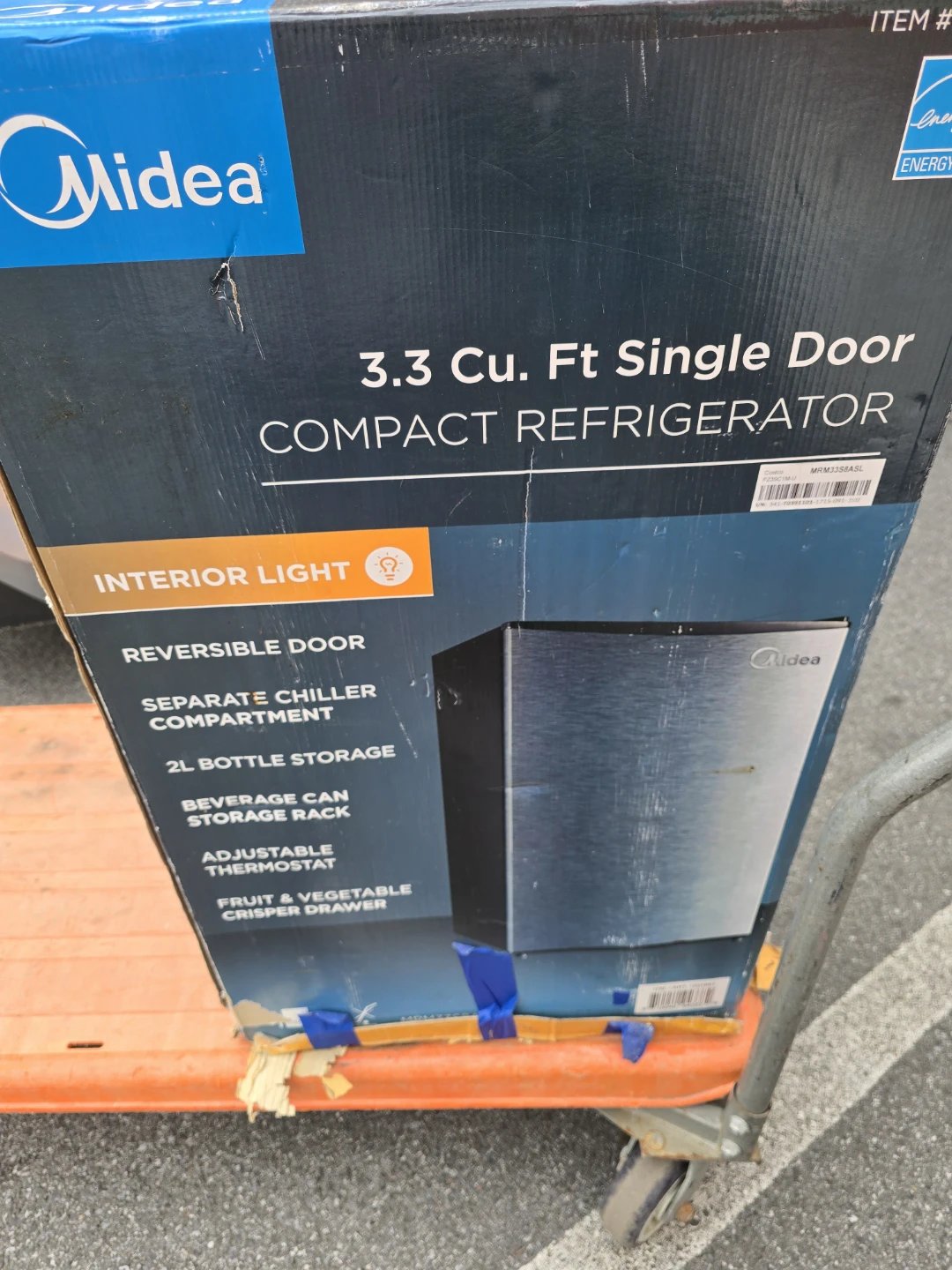 Midea 3.3 Cu. Ft. Compact Refrigerator - photo 3
