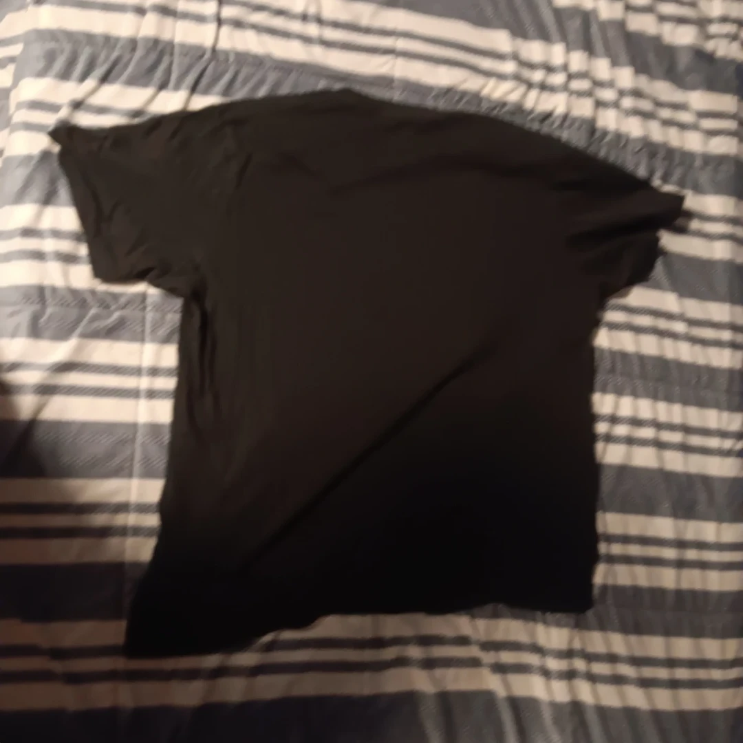 Uniqlo UT One Piece T-Shirt XL - photo 3