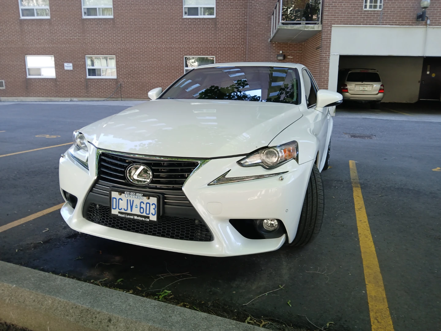 White Lexus IS 250 AWD - photo 4