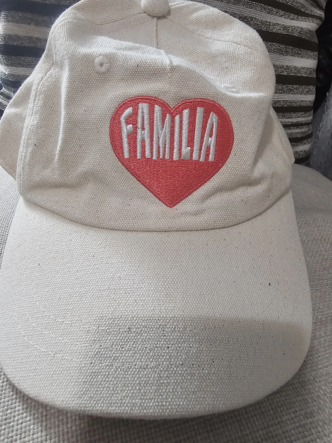 Familia Heart Embroidered Baseball Cap