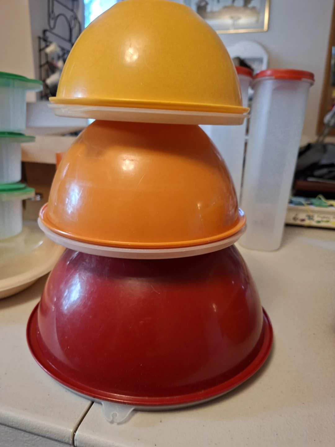 Tupperware Nesting Bowls Set of 3