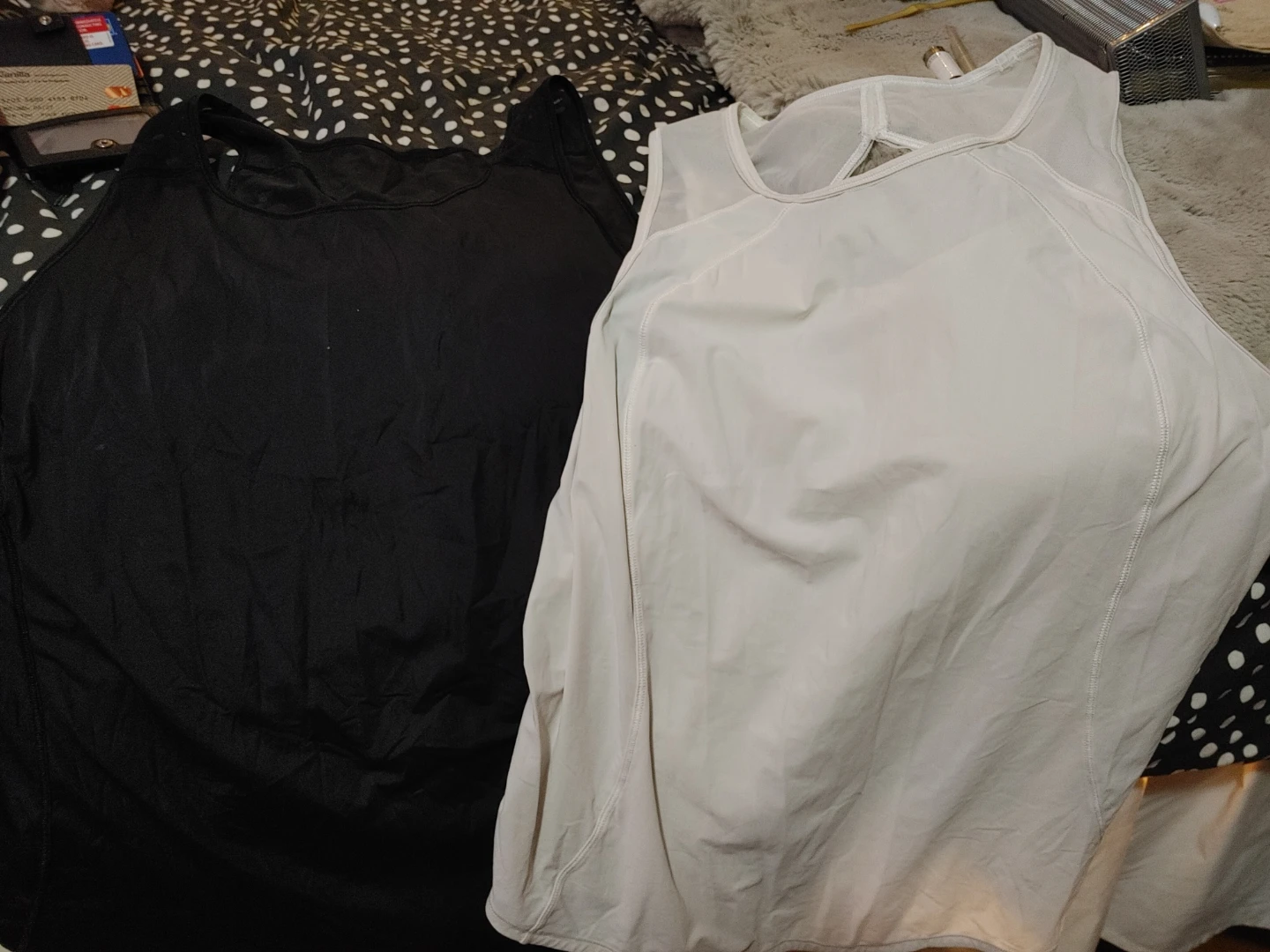 Lululemon black and white tank tops